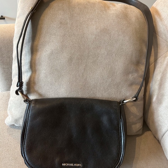 Micheal Kors Black crossbody bag - Picture 1 of 7